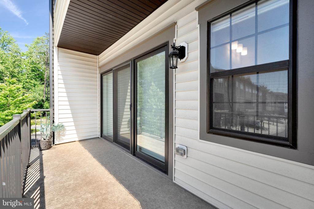4402 FAIR LAKES COURT