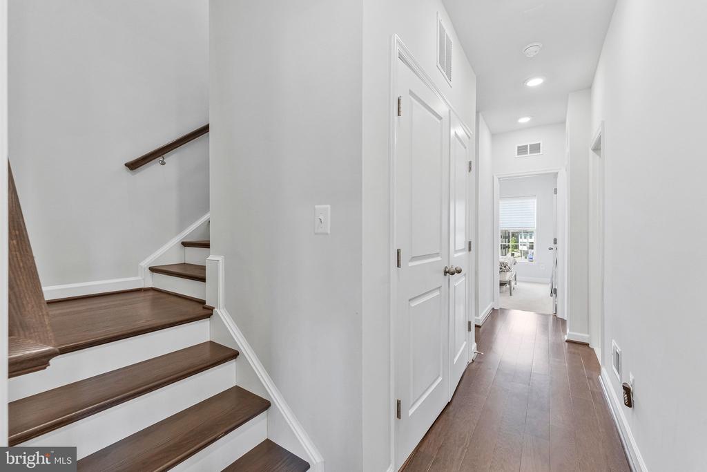 4402 FAIR LAKES COURT