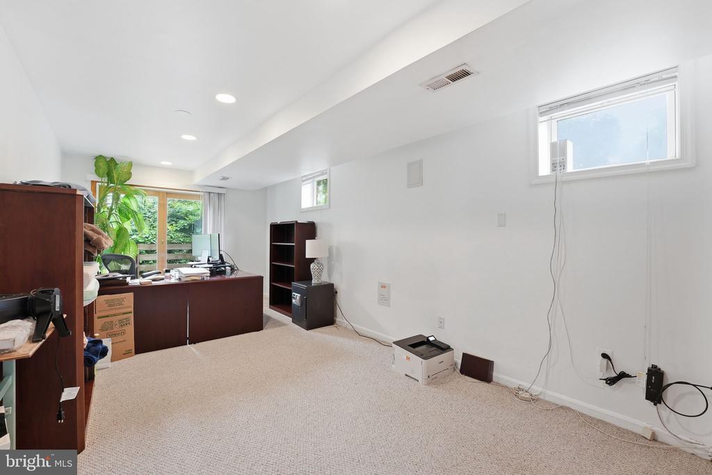 1476 WAGGAMAN CIRCLE