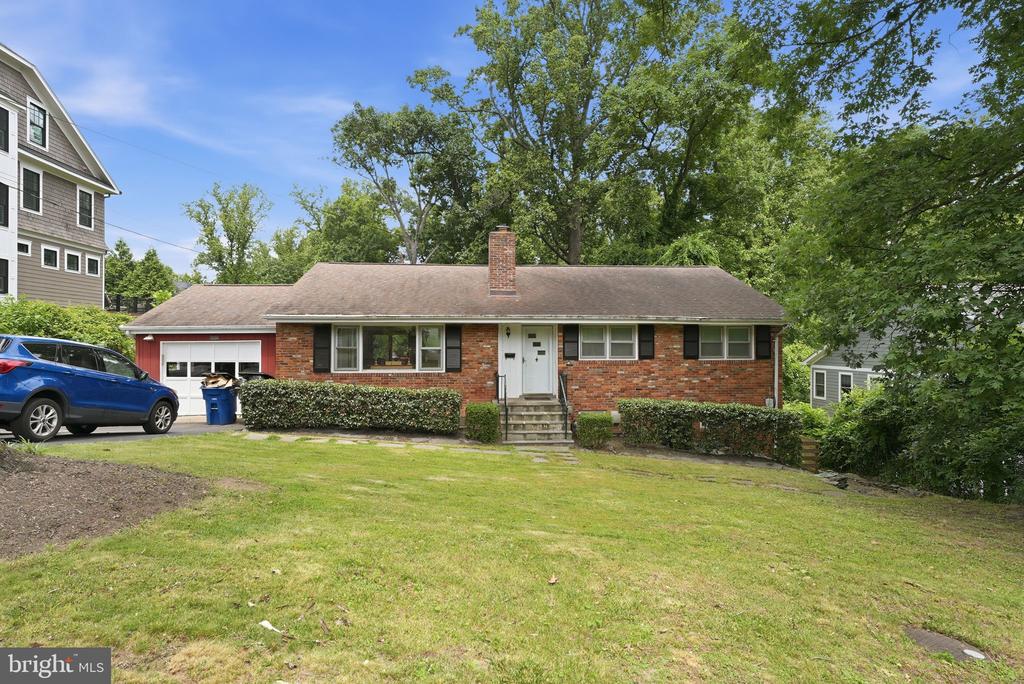 1476 WAGGAMAN CIRCLE