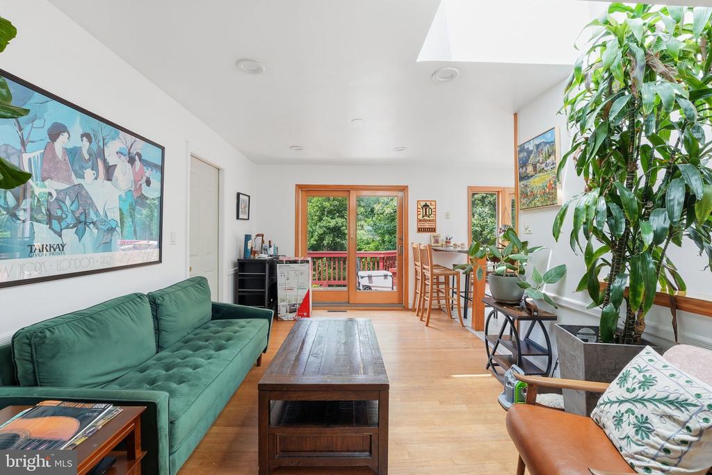 1476 WAGGAMAN CIRCLE