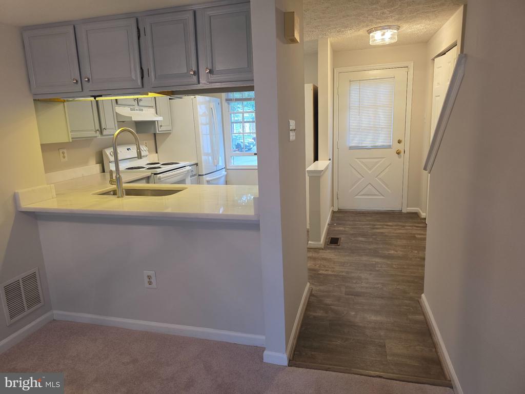 8534 BLUE ROCK LANE