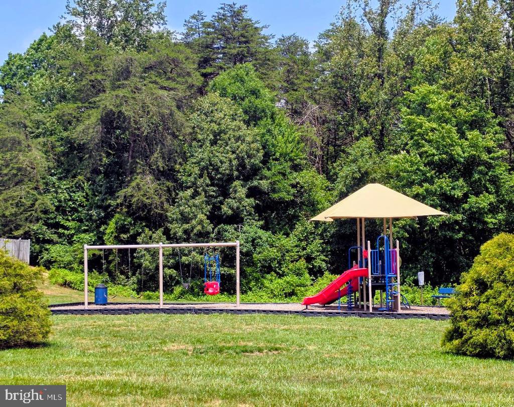 8534 BLUE ROCK LANE