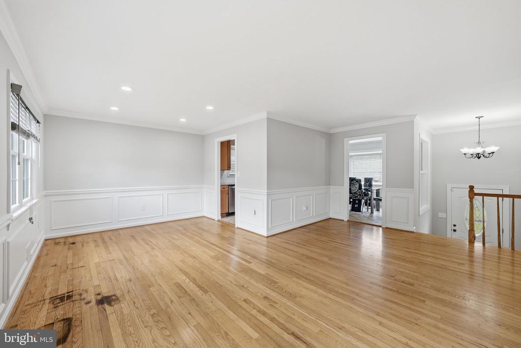 7612 MAHONEY DRIVE