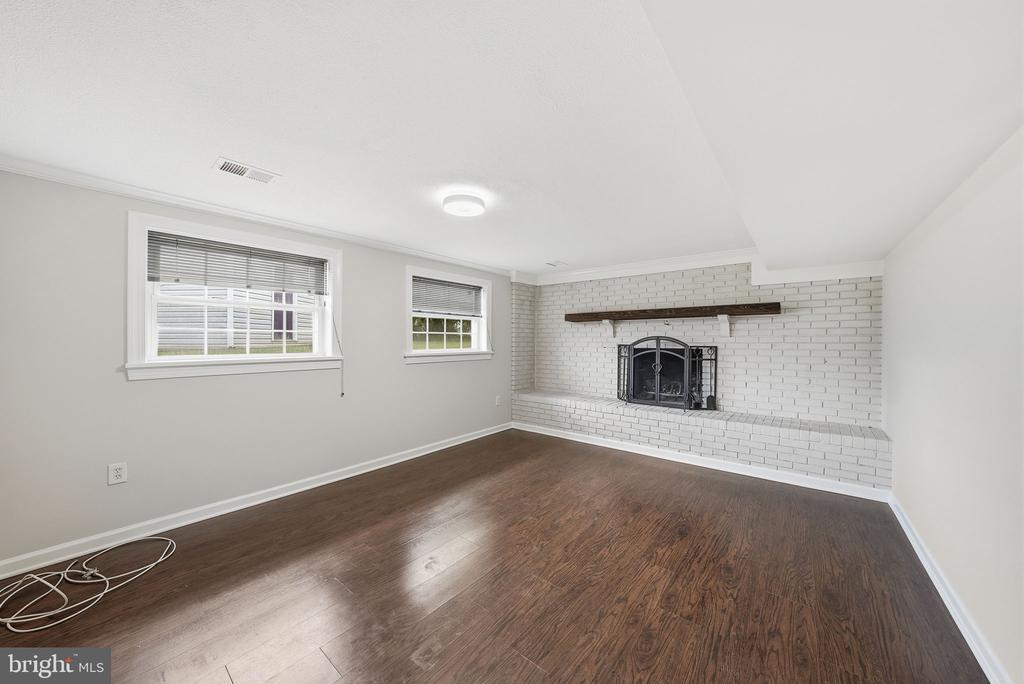 7612 MAHONEY DRIVE