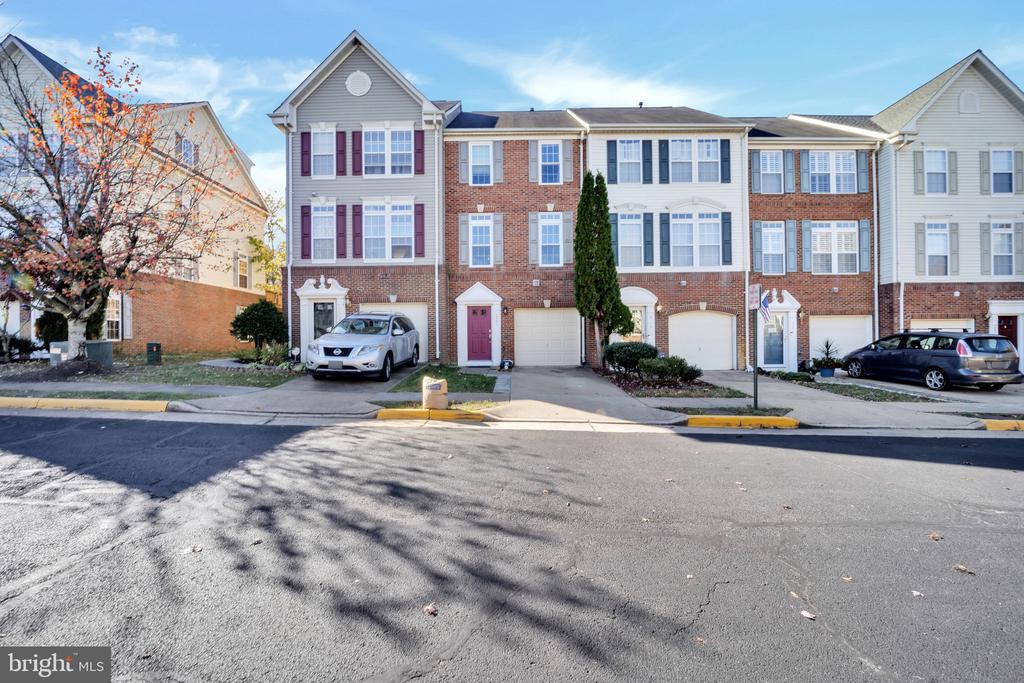 2981 HUNTINGTON GROVE SQUARE