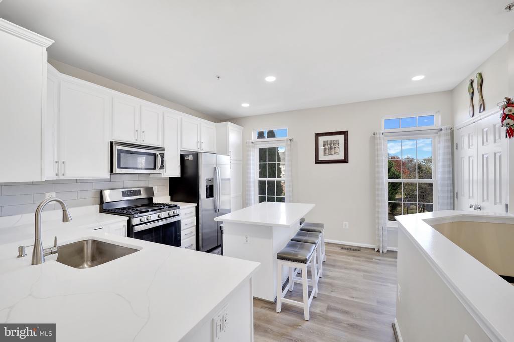 2981 HUNTINGTON GROVE SQUARE