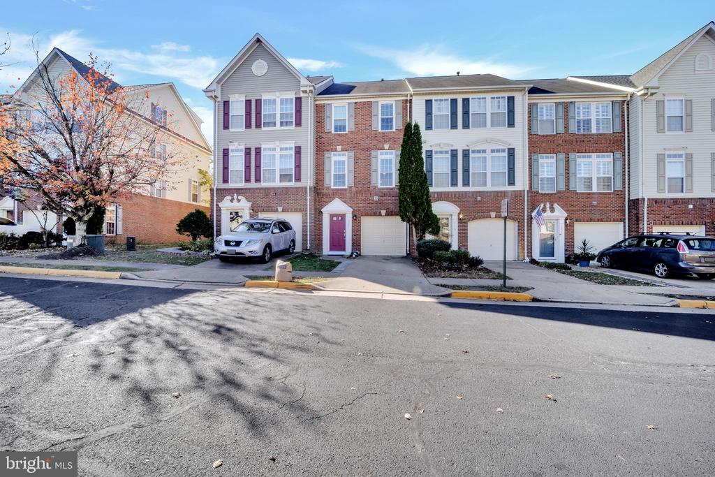 2981 HUNTINGTON GROVE SQUARE
