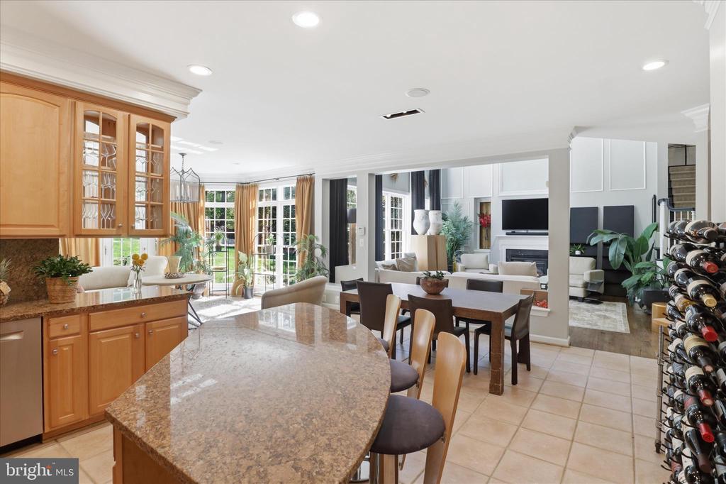 7323 LAUREL CREEK COURT