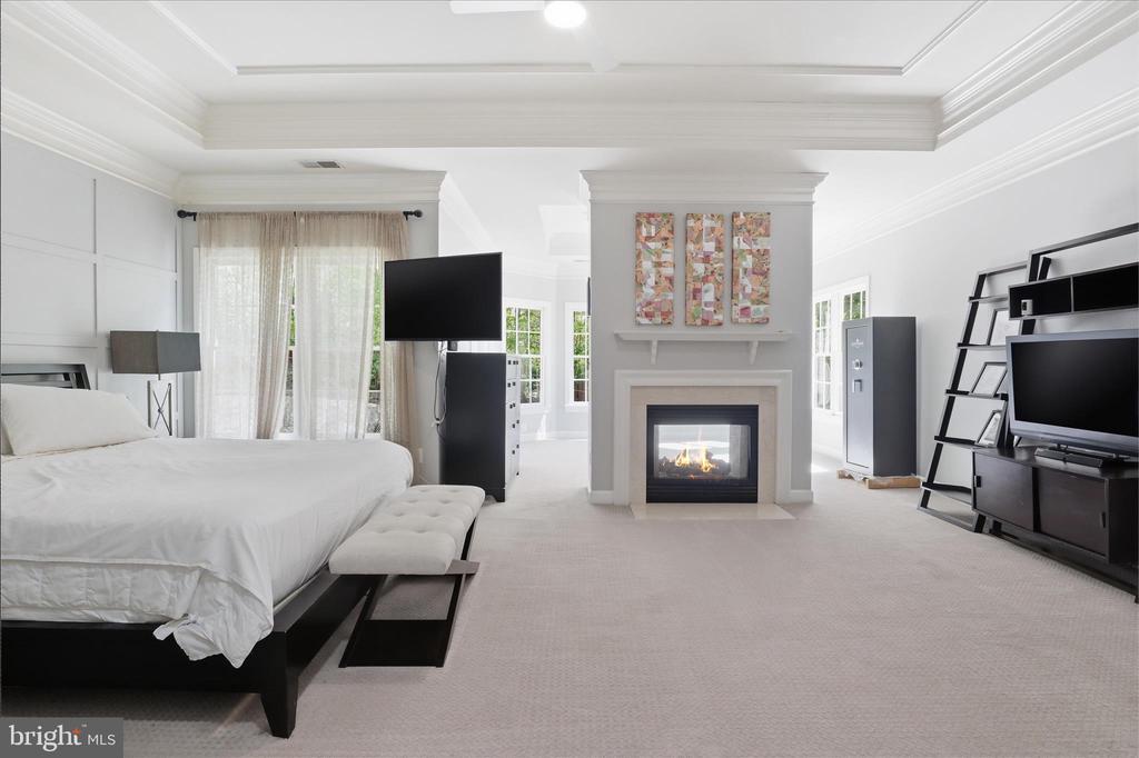 7323 LAUREL CREEK COURT