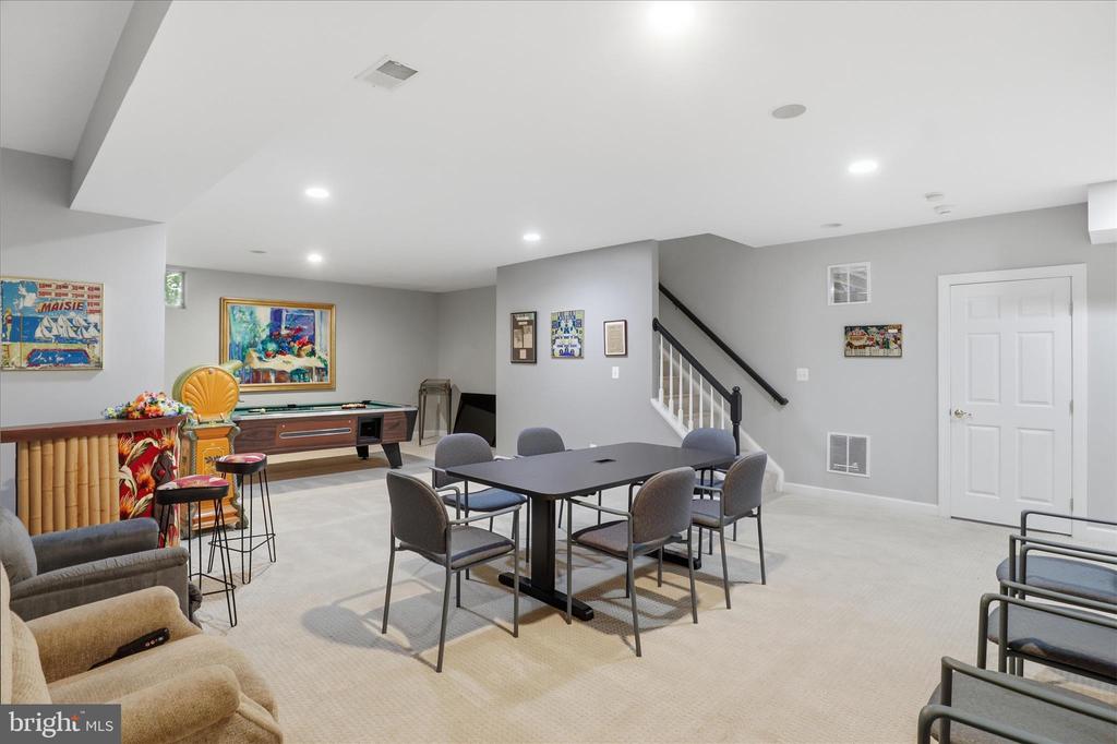 7323 LAUREL CREEK COURT