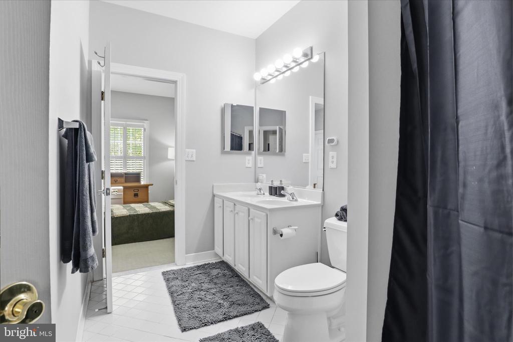 7323 LAUREL CREEK COURT