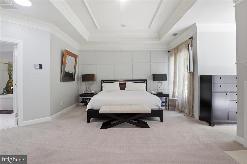 7323 LAUREL CREEK COURT
