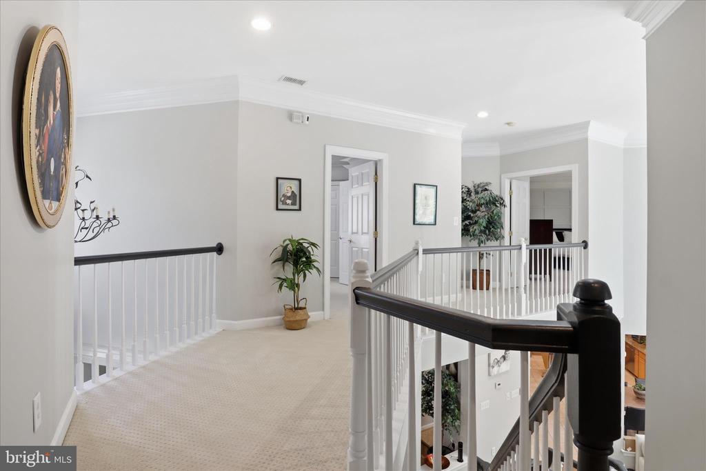 7323 LAUREL CREEK COURT