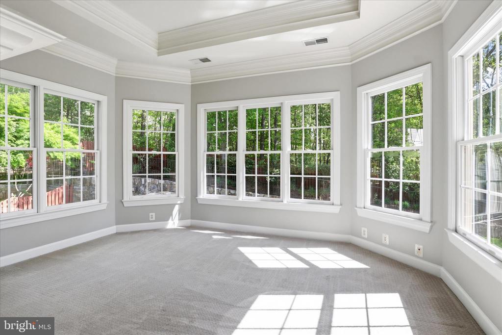 7323 LAUREL CREEK COURT