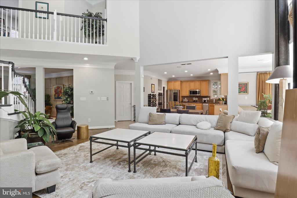 7323 LAUREL CREEK COURT