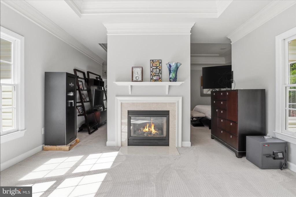 7323 LAUREL CREEK COURT
