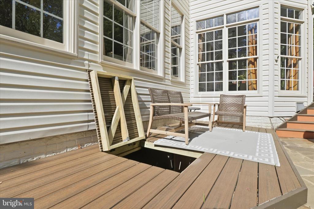 7323 LAUREL CREEK COURT
