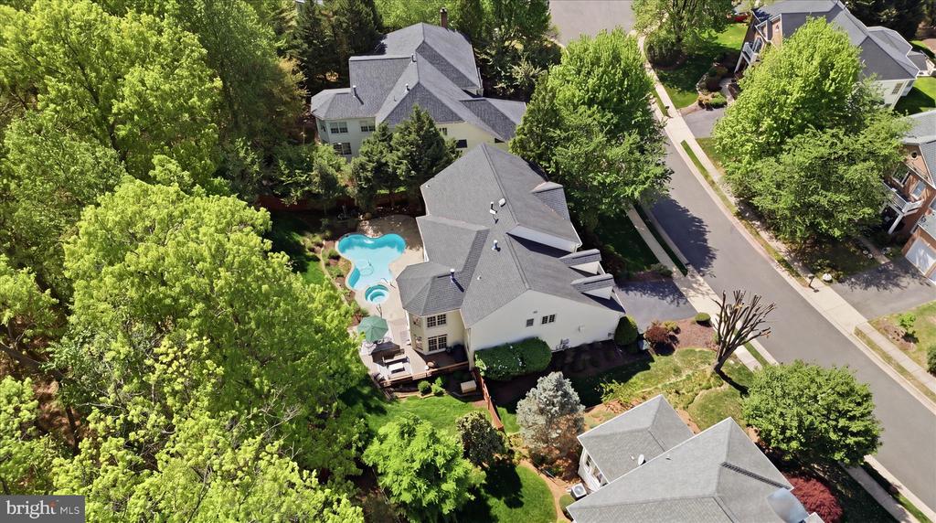 7323 LAUREL CREEK COURT