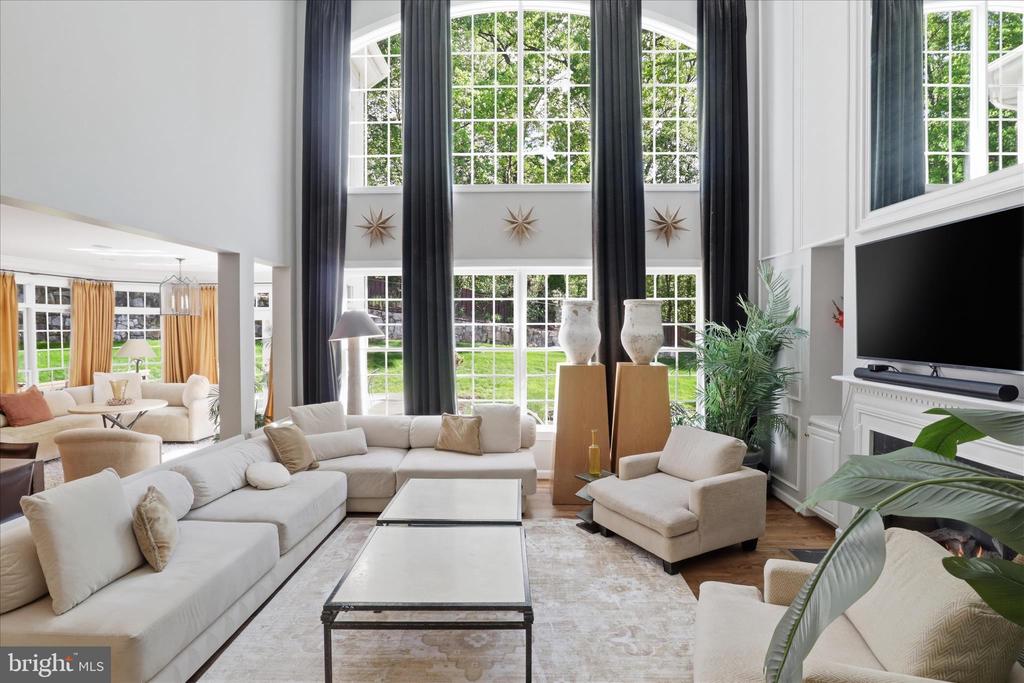 7323 LAUREL CREEK COURT