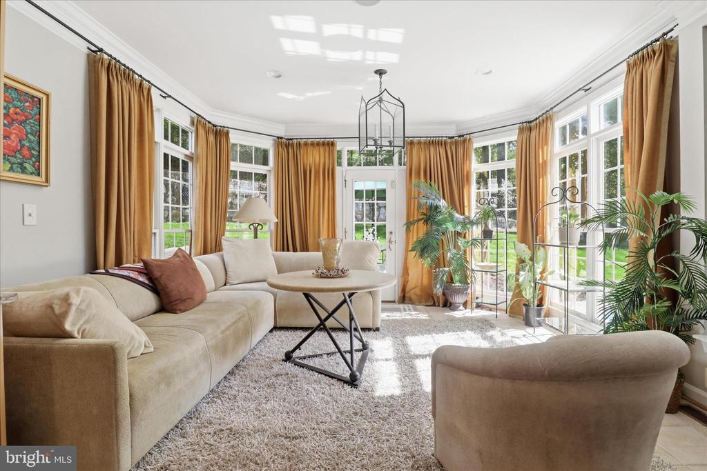 7323 LAUREL CREEK COURT