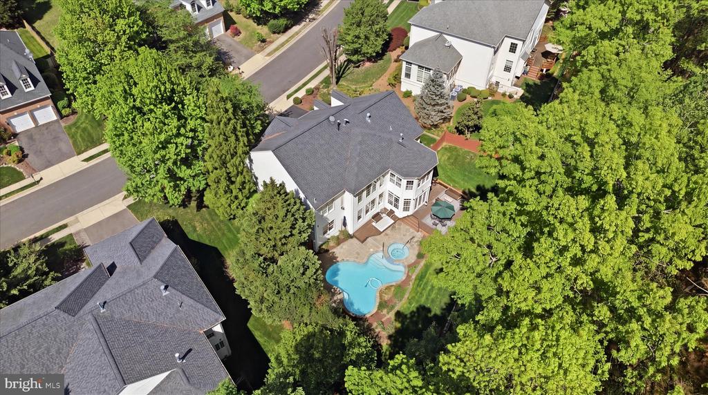 7323 LAUREL CREEK COURT