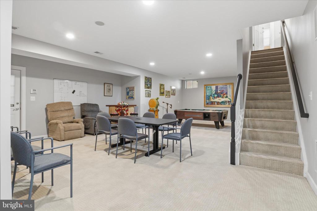 7323 LAUREL CREEK COURT