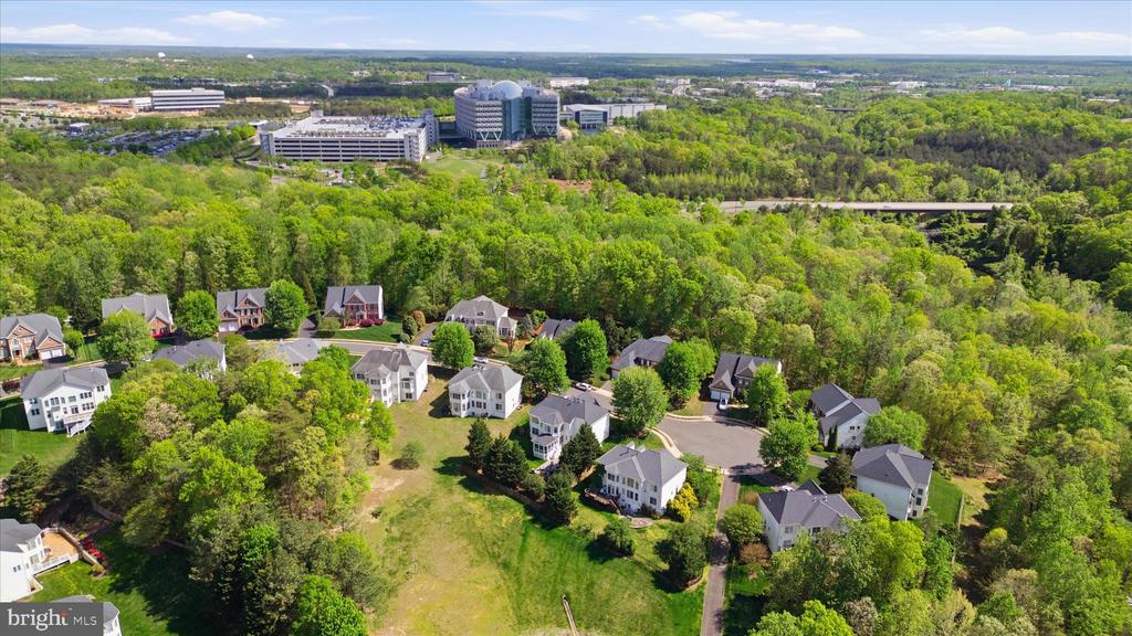 7323 LAUREL CREEK COURT