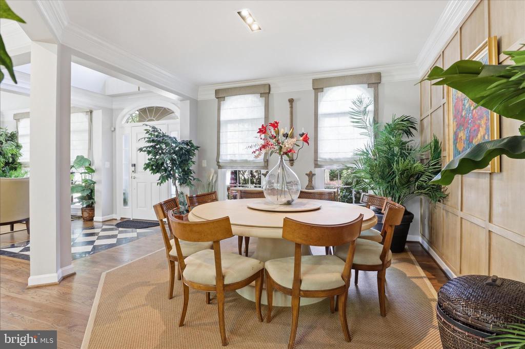 7323 LAUREL CREEK COURT