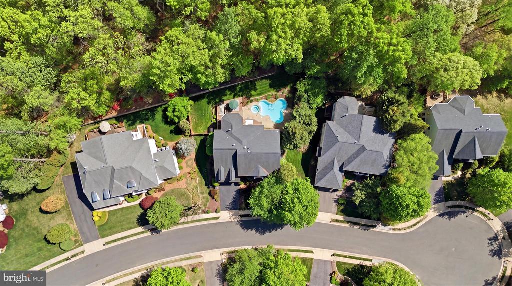 7323 LAUREL CREEK COURT