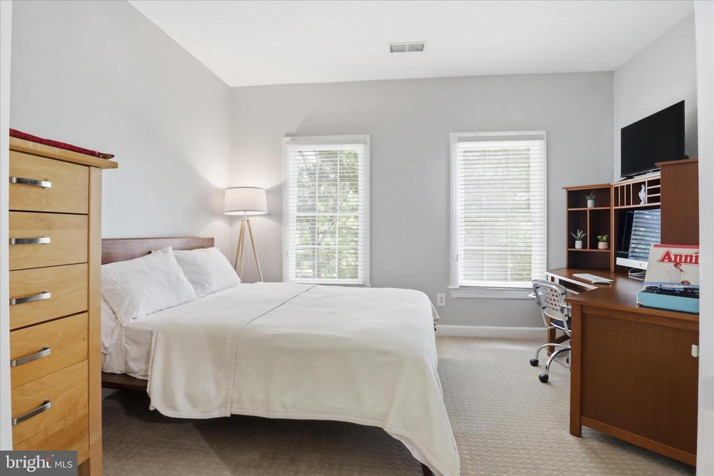 7323 LAUREL CREEK COURT