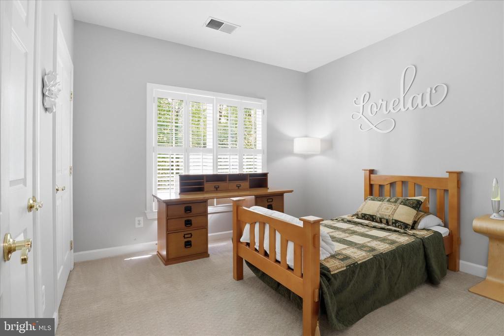 7323 LAUREL CREEK COURT
