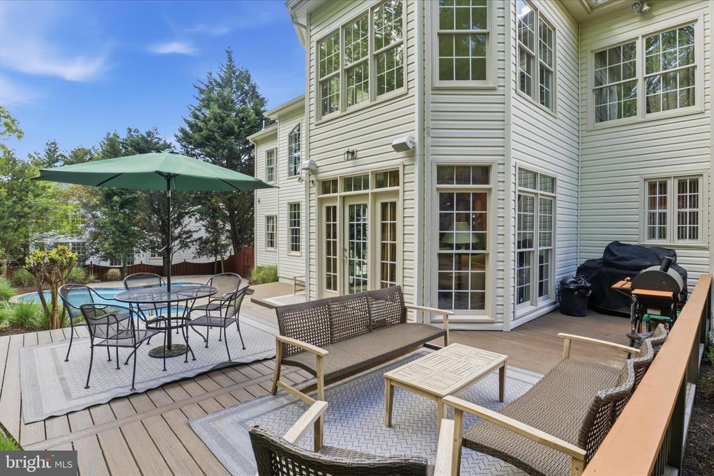 7323 LAUREL CREEK COURT