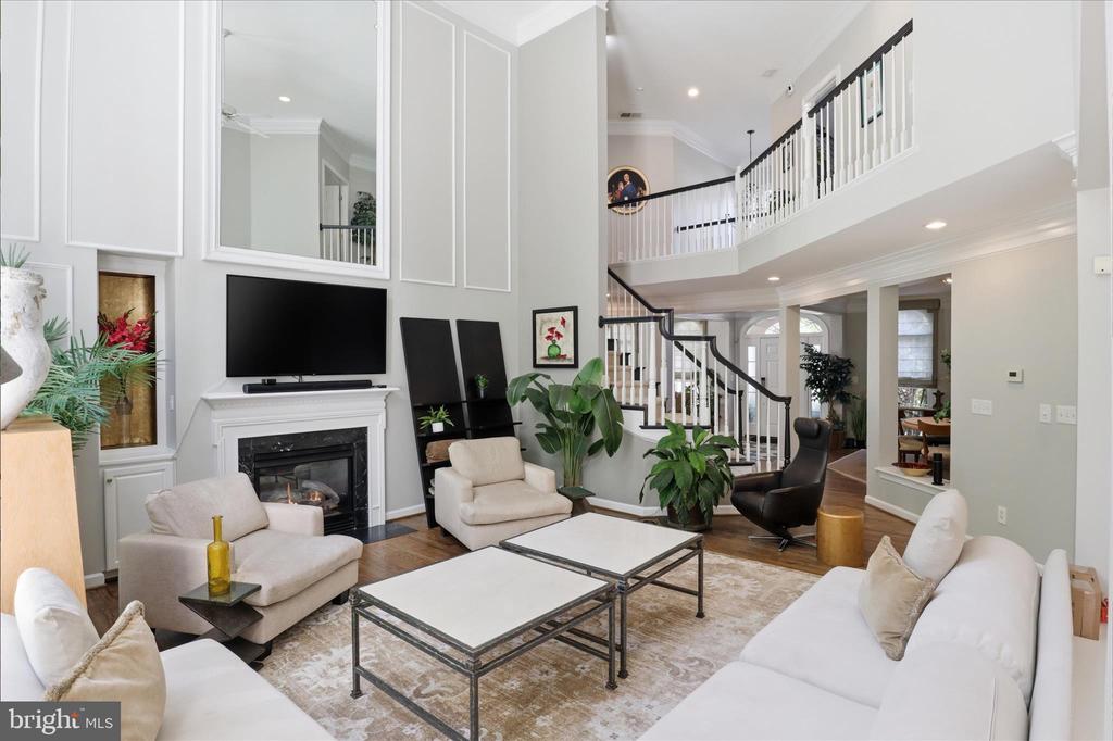 7323 LAUREL CREEK COURT