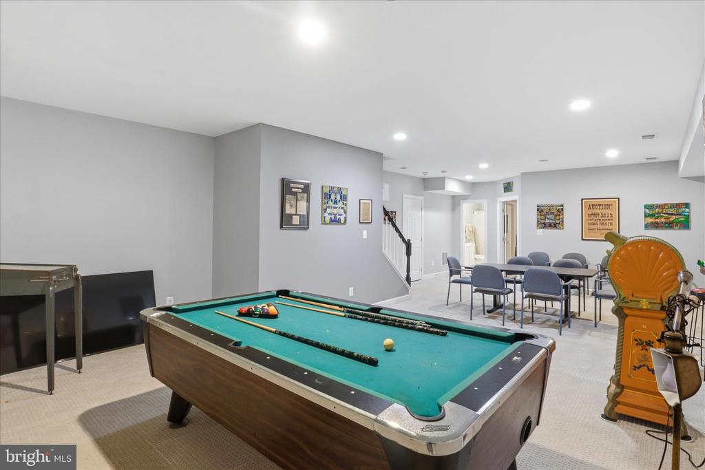 7323 LAUREL CREEK COURT