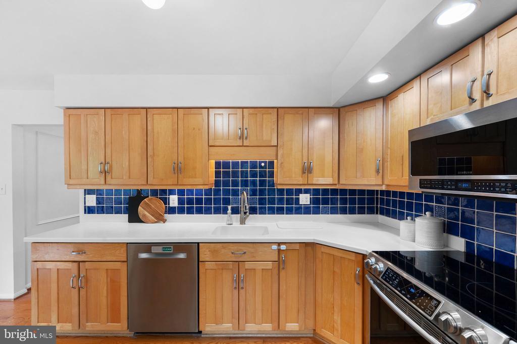 9639 SCOTCH HAVEN DRIVE