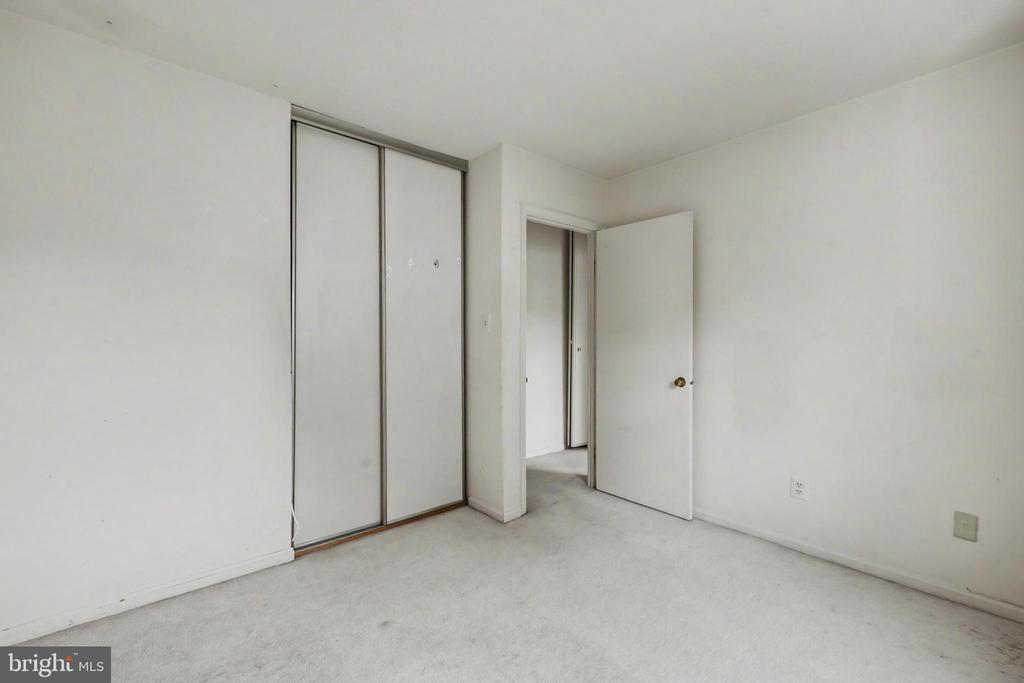 5305 ANCHOR COURT