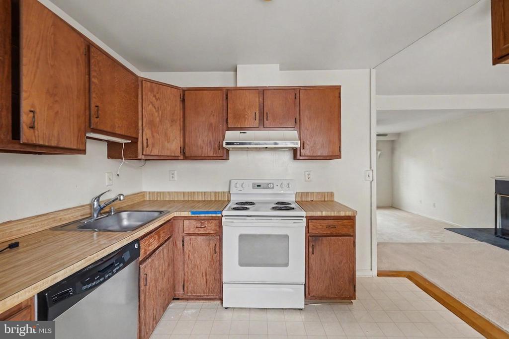 5305 ANCHOR COURT