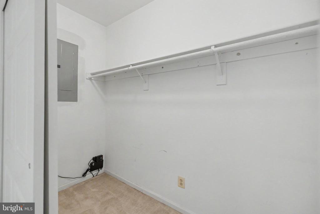 5305 ANCHOR COURT