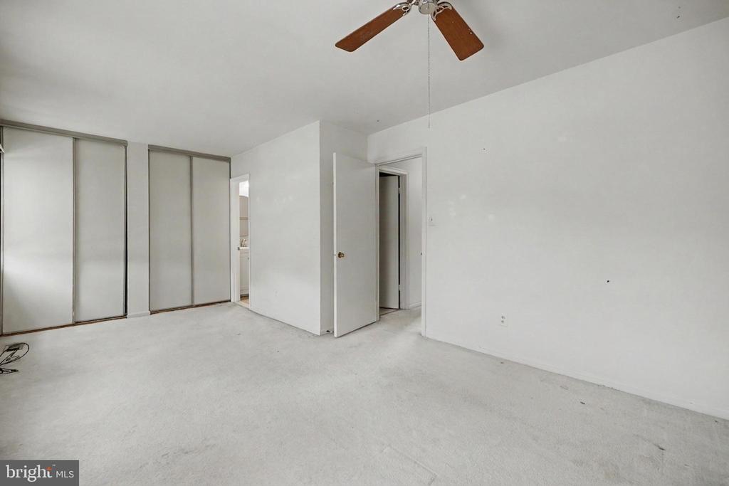 5305 ANCHOR COURT