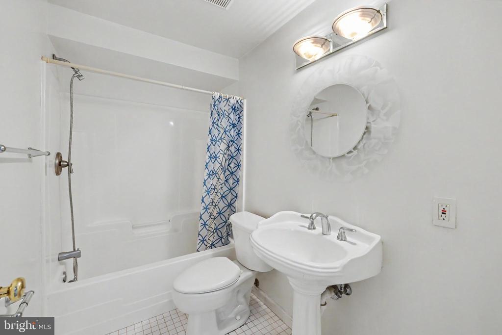 5305 ANCHOR COURT