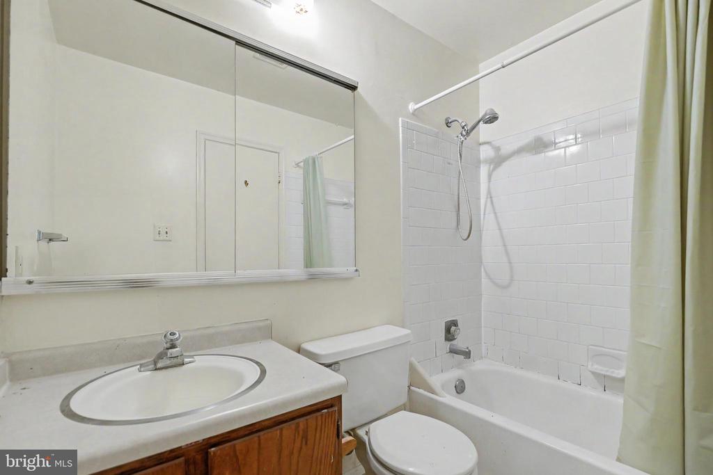 5305 ANCHOR COURT