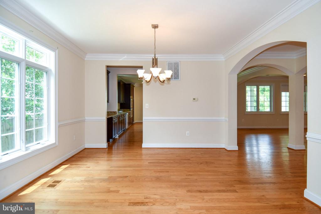 1924 LEONARD ROAD