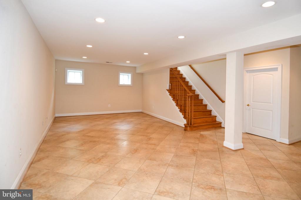 1924 LEONARD ROAD