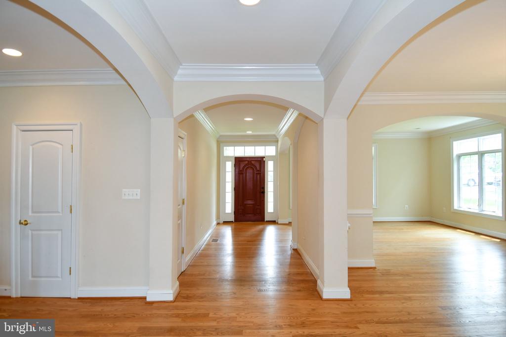 1924 LEONARD ROAD