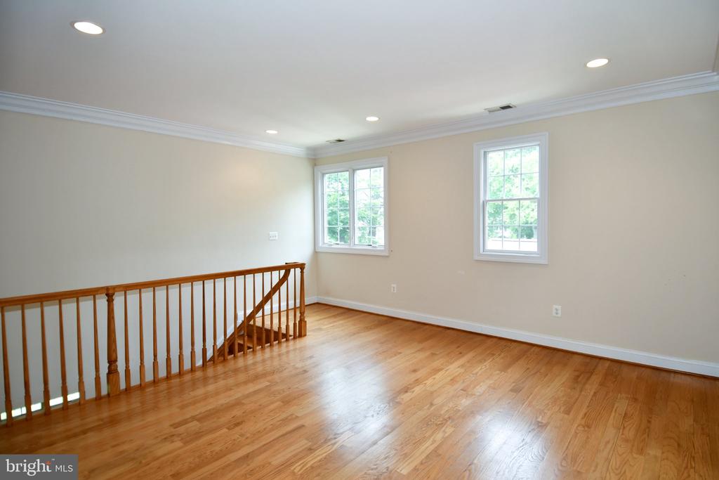 1924 LEONARD ROAD