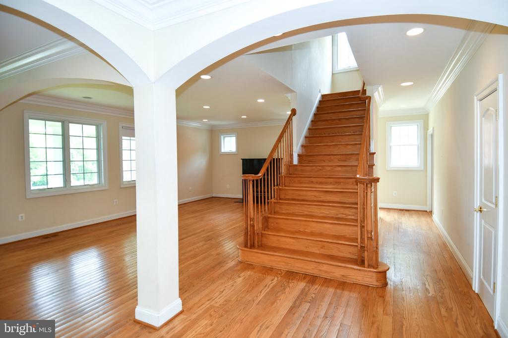 1924 LEONARD ROAD