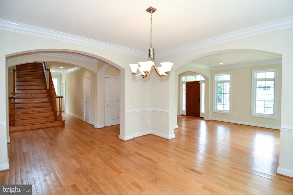 1924 LEONARD ROAD