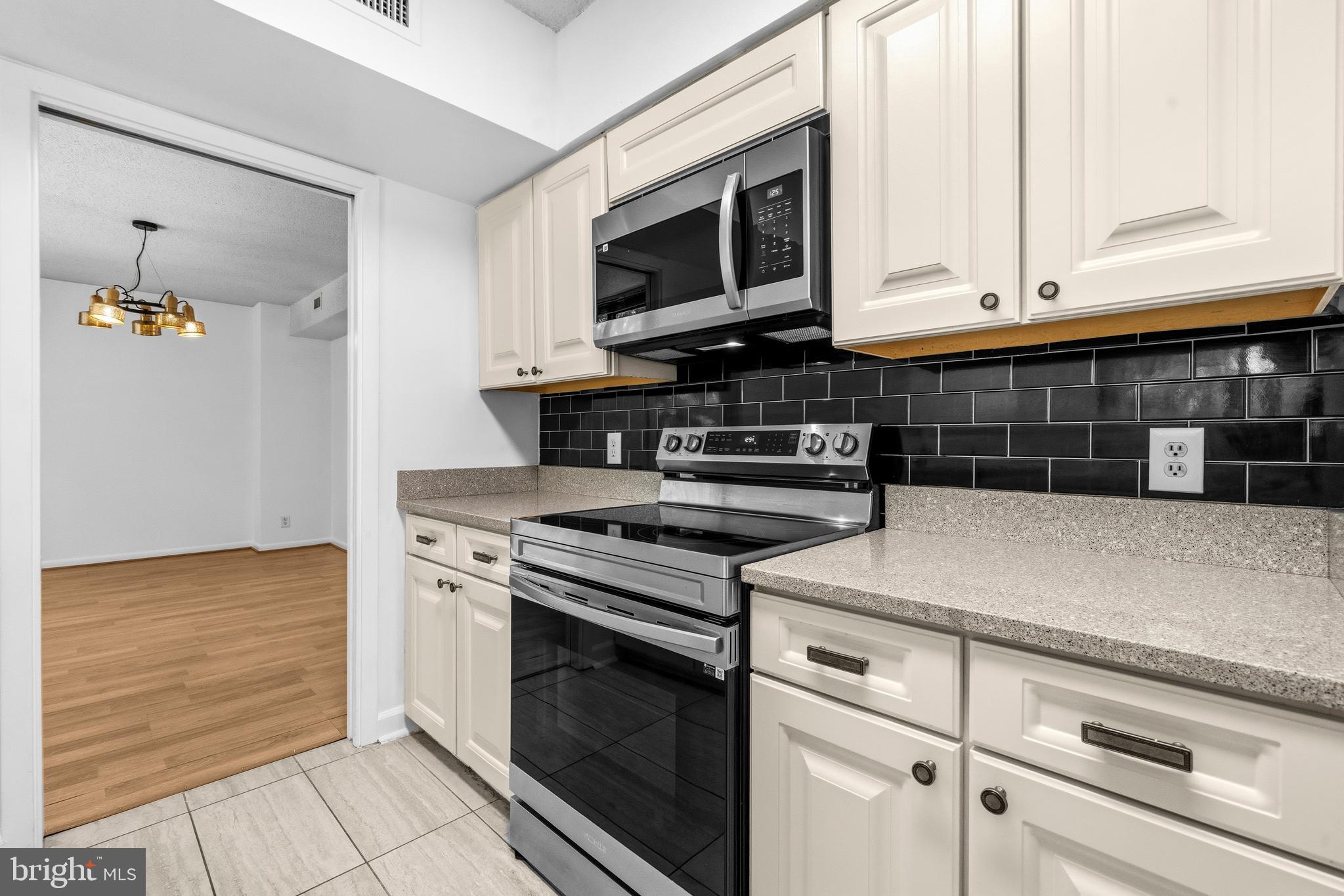 5501 SEMINARY ROAD 111S
