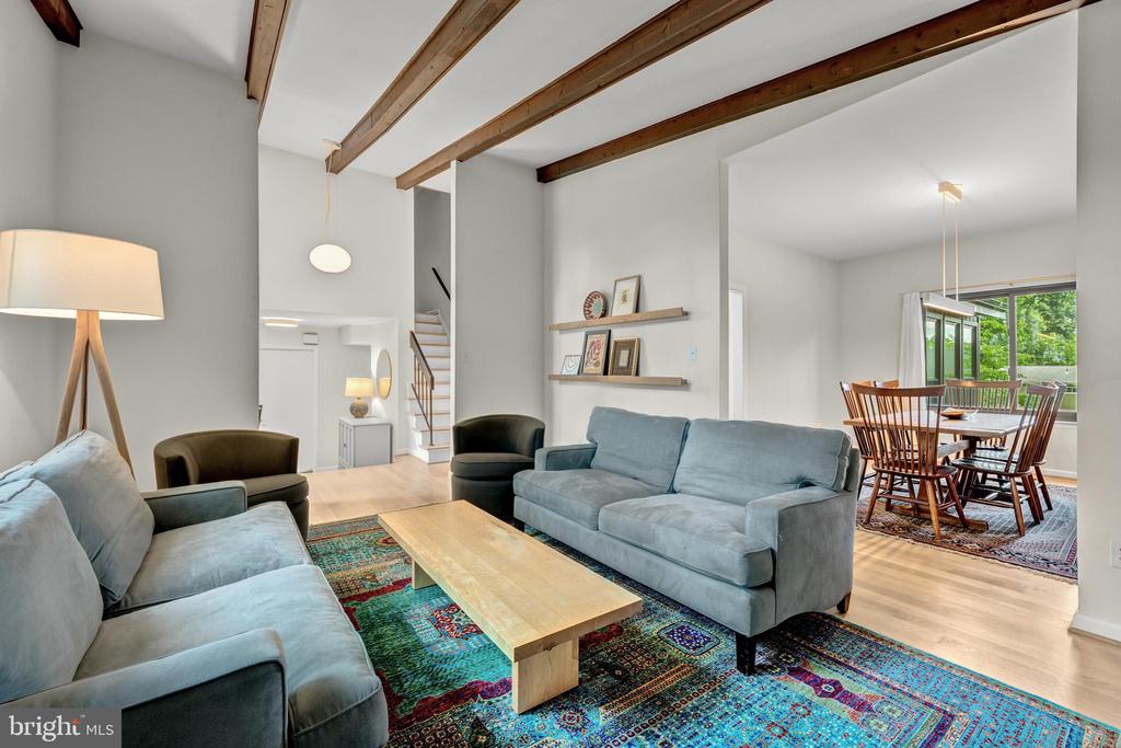 6706 PINE CREEK COURT